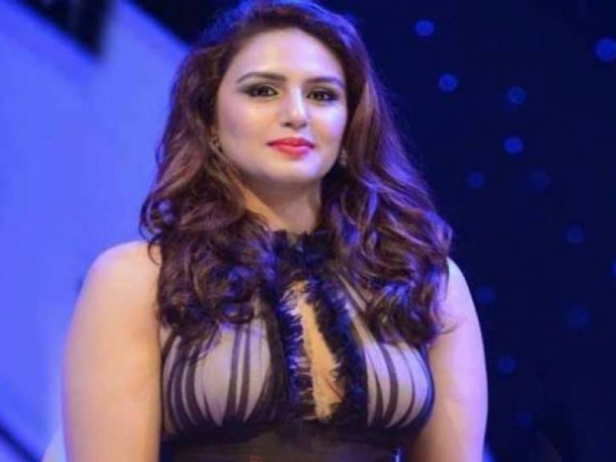 angela molinero add photo huma qureshi nude