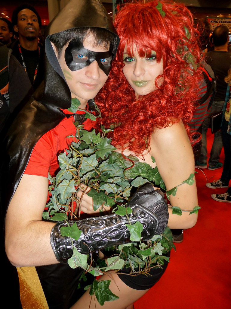 Robin X Poison Ivy upskirt red