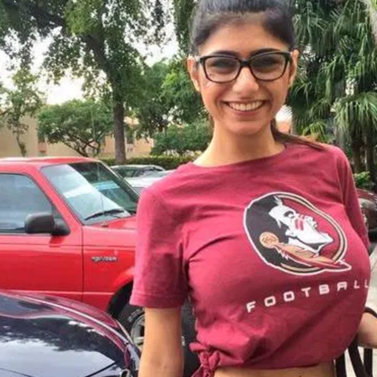 mia khalifa football