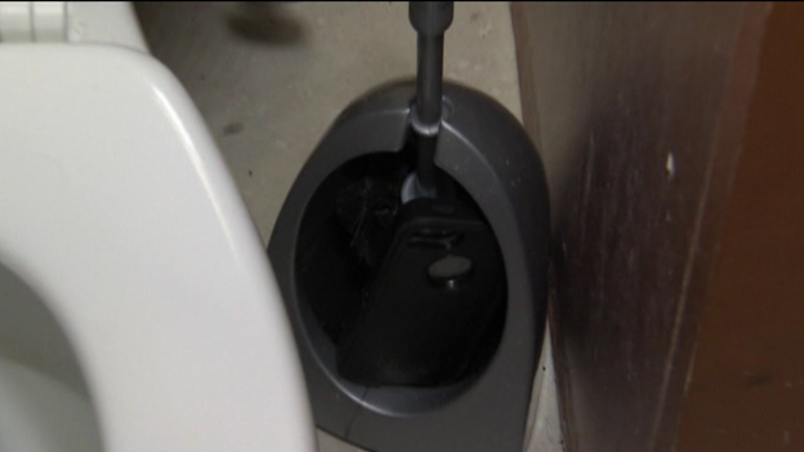 an duong recommends secret camera in toilet pic