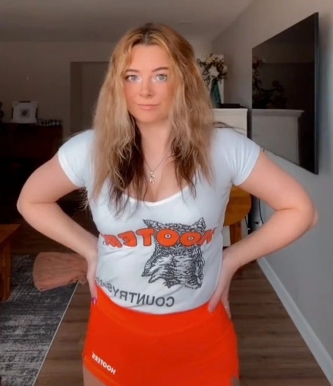 charlie meador recommends hooters wet t shirt pic