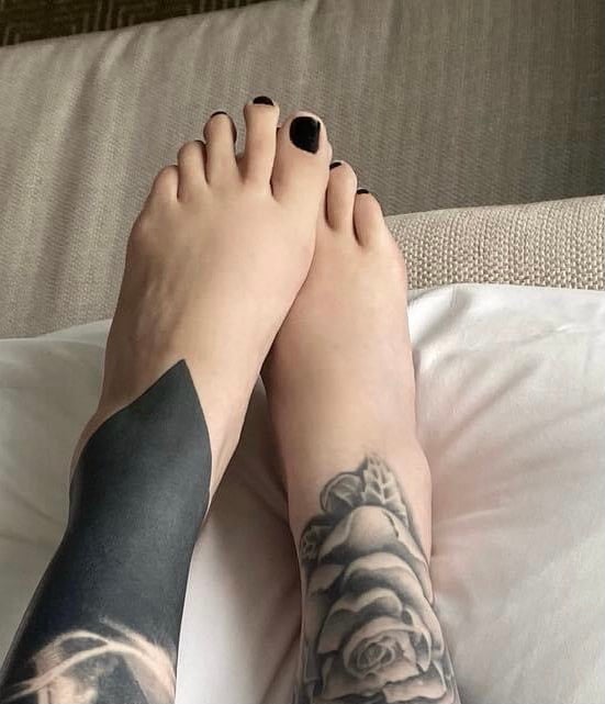 cameron bader recommends kat von d feet pic