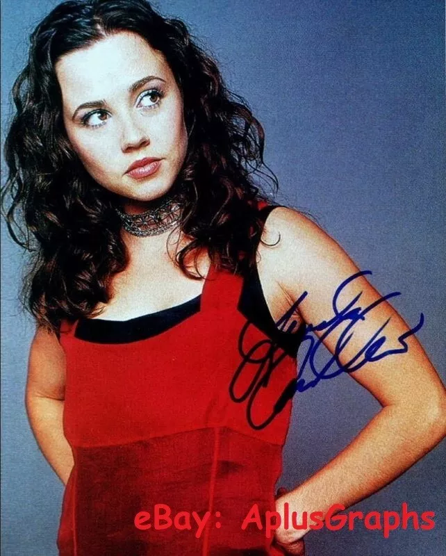 asia shanae recommends linda cardellini oops pic